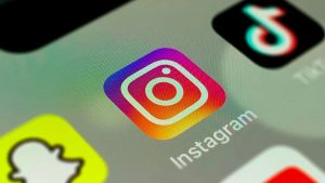 اینستاگرام:استفاده از استیکر لینک دار به‌جای کشیدن صفحه به بالا در اینستاگرام